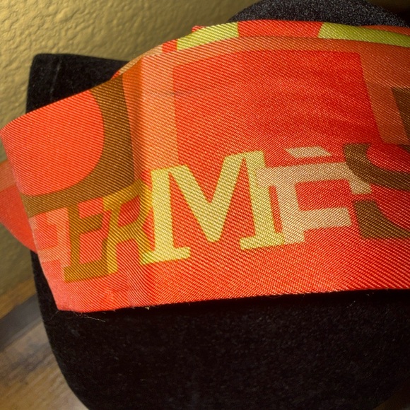AUTHENTIC HERMES PRE-LOVED CAPITALES CORAL SILK TWILLY SCARF BROWN/YELLOW/ORANGE